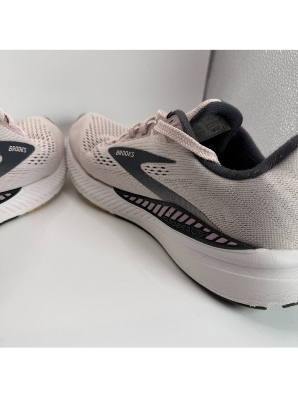 Brooks Launch GTS 8 Shoes Women Size 9 B Light Pink Running Training Gym - Picture 7 of 12
